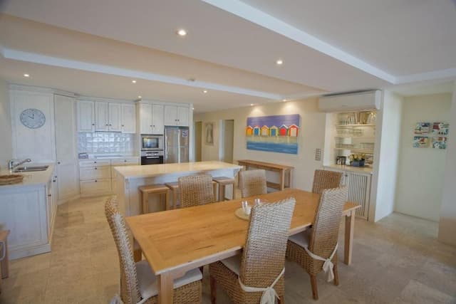Three Bedroom Two Bathroom Ground Floor Apartment with River View