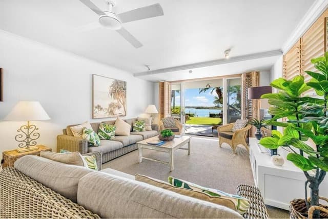 Three Bedroom Two Bathroom Ground Floor Apartment with River View