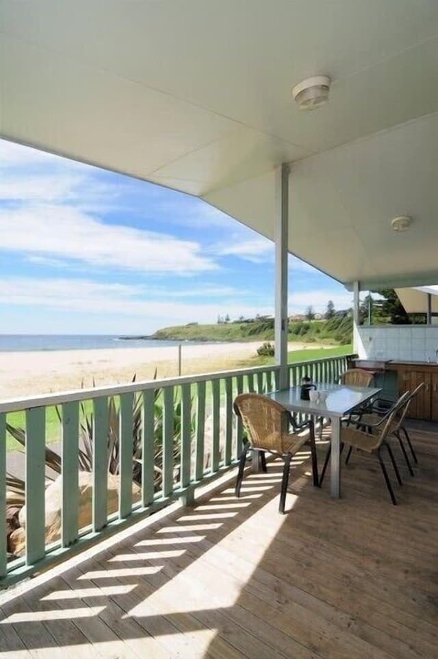 Beachside Spa Cabin (Sleeps 5)