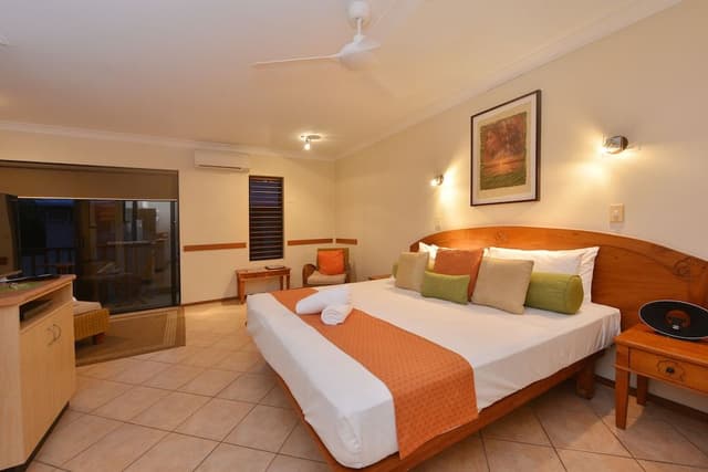 Studio, 1 Queen Bed, Garden Area