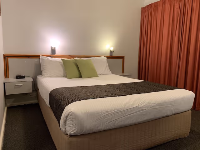 Deluxe Queen Room