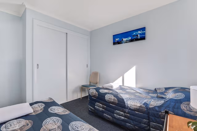 3 Bedroom Lakeside
