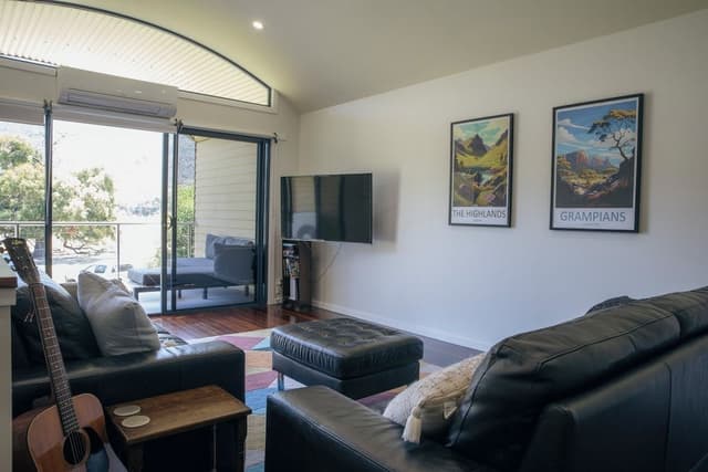 Executive Townhome, 2 Bedrooms, Mountain View