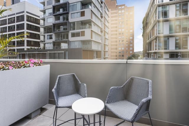 Studio Suite, 1 King Bed, Balcony
