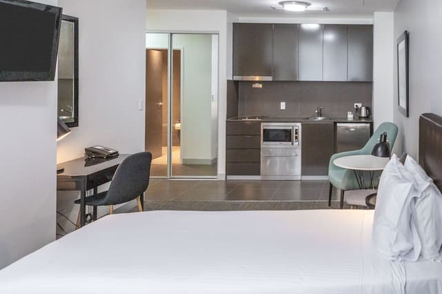 Standard Studio Suite, 1 King Bed