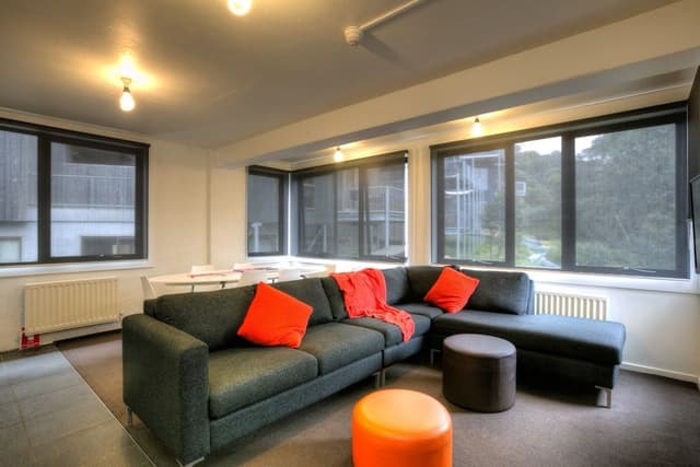 2.5 Bedroom Apartment