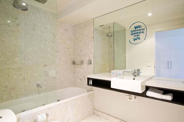 3 Bedroom Apartment with Balcony Spa