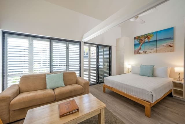 Standard Room, 1 Queen Bed, Balcony