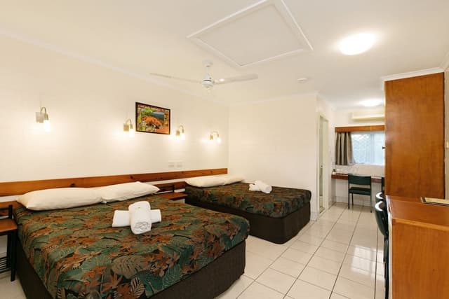 Triple Room