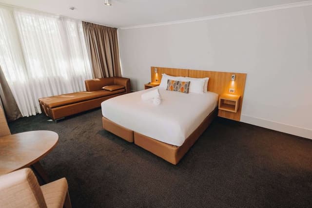 Suite, 1 King Bed, Non Smoking