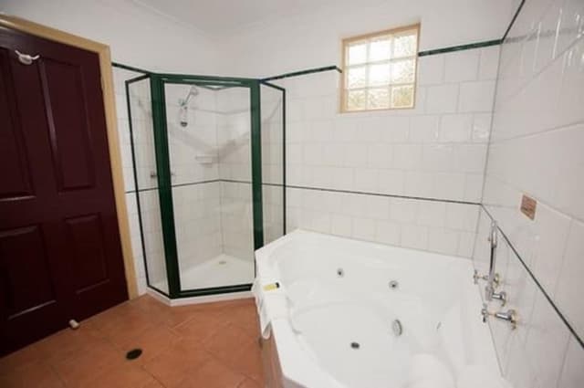 King Spa Suite
