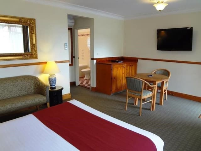 Two Room Spa Suite
