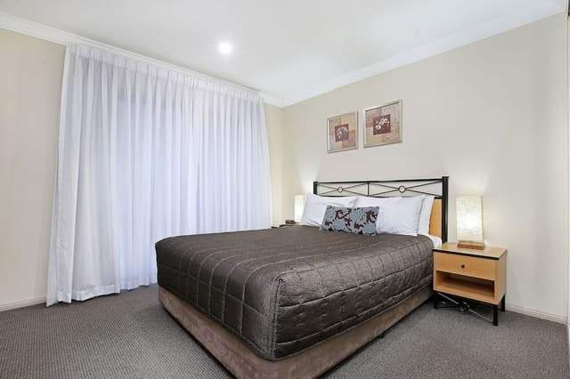 One Bedroom Apartment