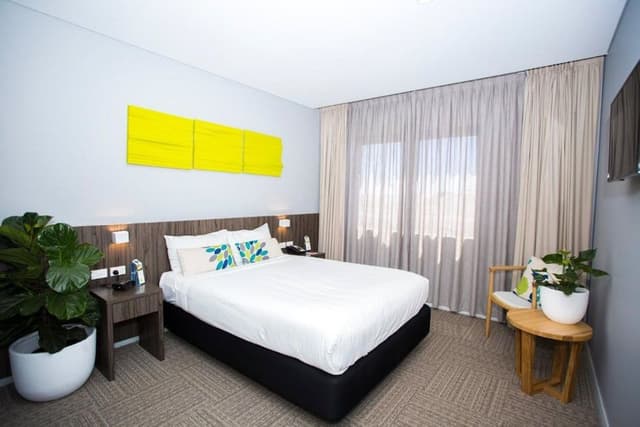 Superior Room, 1 King Bed, Lake View