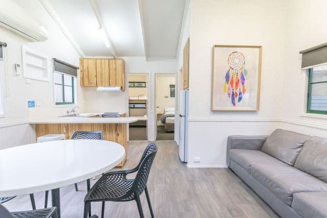 Miners Cottage 6bth