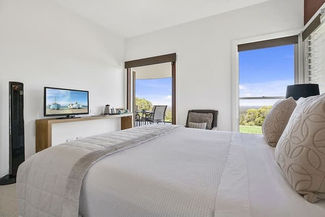 Garden View Room (Queen)
