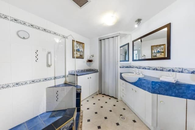 Excellsior 1 Bedroom Budget Apartment