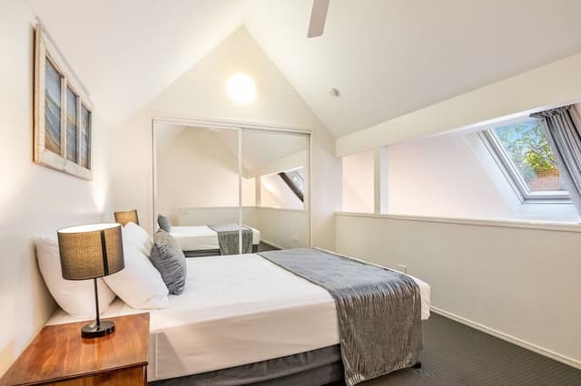 Standard Queen Loft