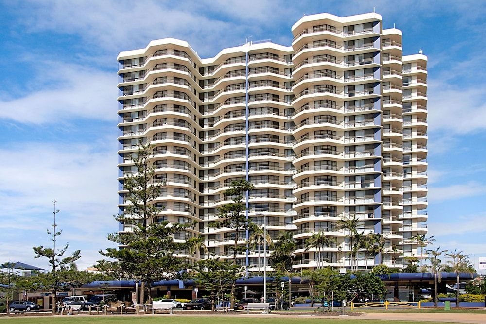 Beach House Seaside Resort Coolangatta2