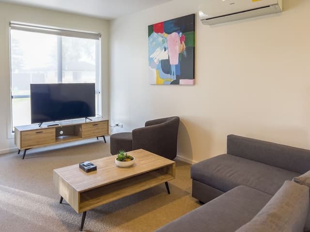 Self-Contained Deluxe 2 Bedroom, Accessible