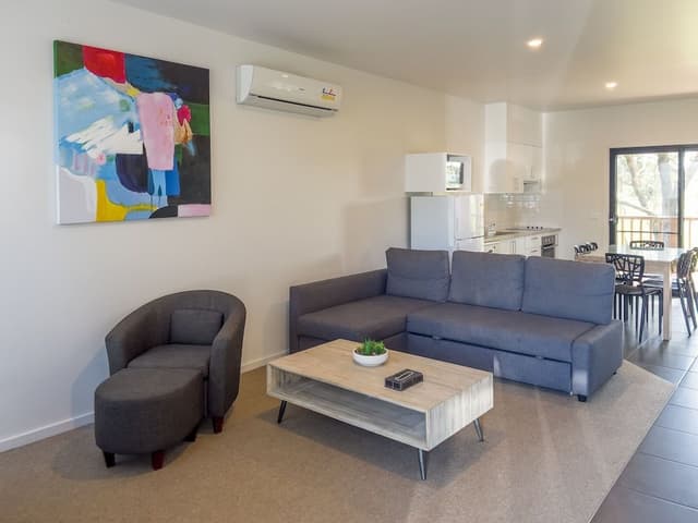Self-Contained Deluxe 2 Bedroom, Accessible