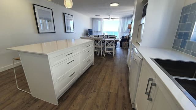 Superior 3 Bedroom Beachfront Apartment