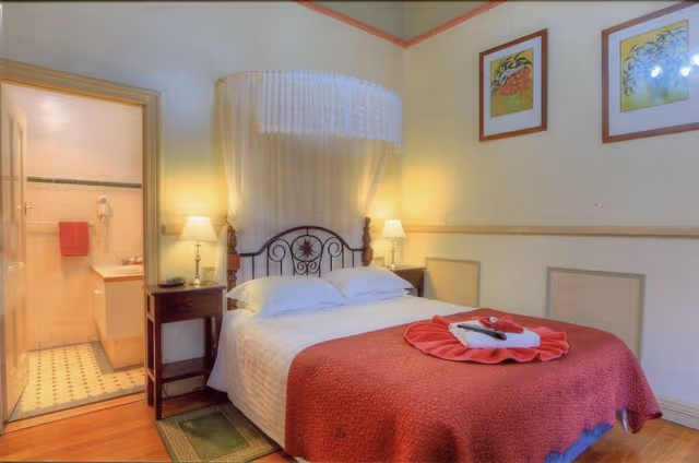 Heritage Queen Room