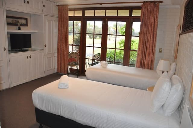 Residence (4 King beds / 8 King Singles)