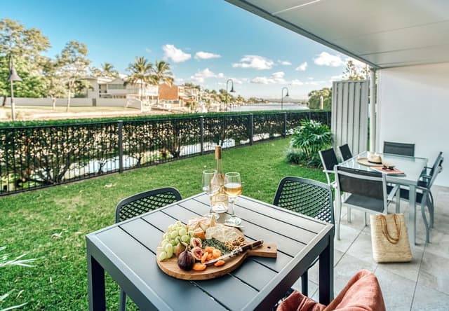 1 Bedroom Riverfront Apartment - Ground Floor