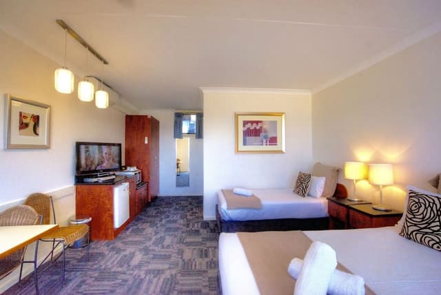 Standard Queen Room