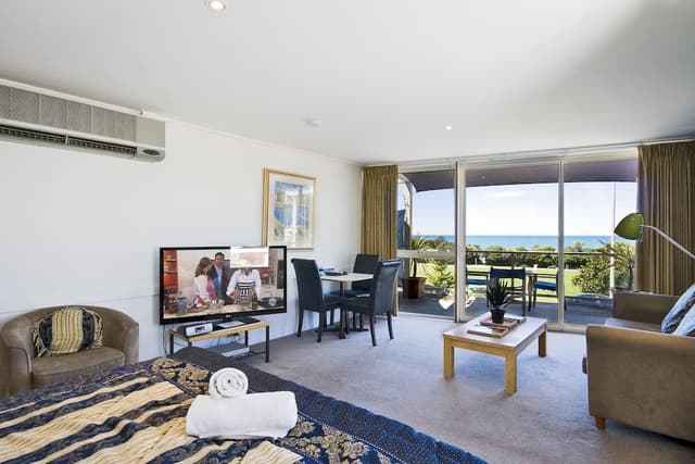 Deluxe King Room - Ocean View