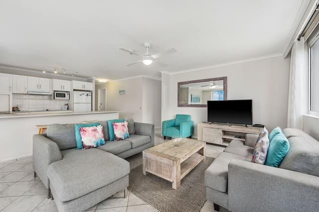 Budget Apartment, 2 Bedrooms, Ocean View