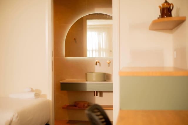 Room (Twin)