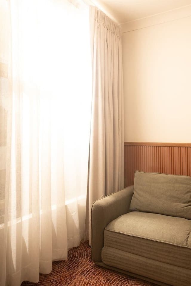 Room (Twin)