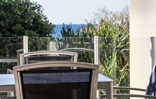 Deluxe Loft, 2 Bedrooms, Partial Sea View, Beachfront