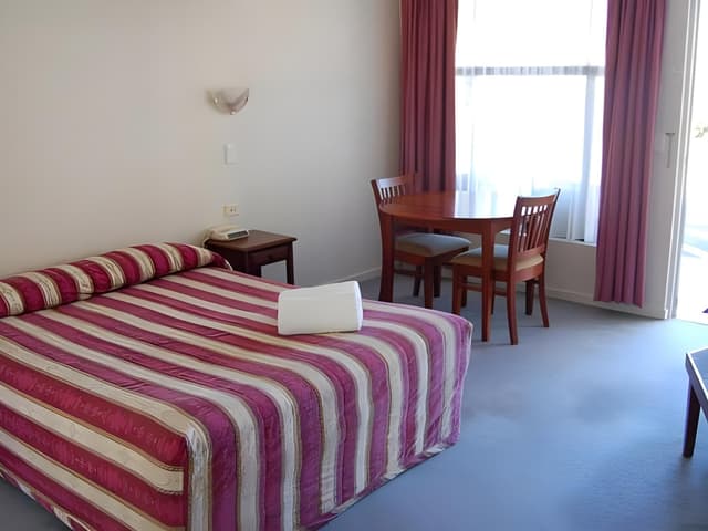 Family Suite (2 Adults + 2 Children)