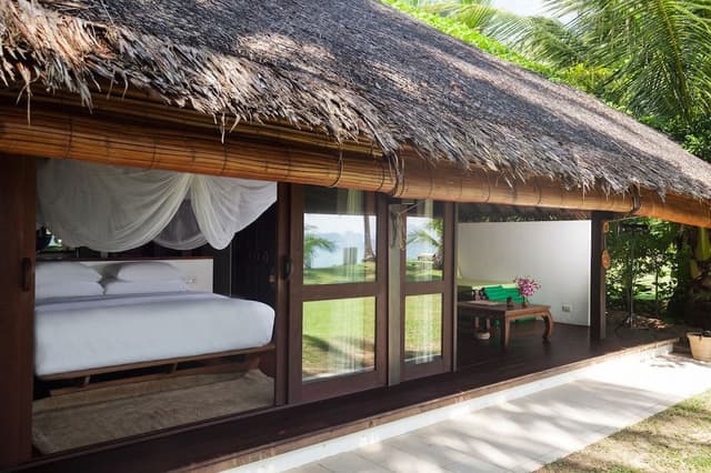 Villa, Beachside