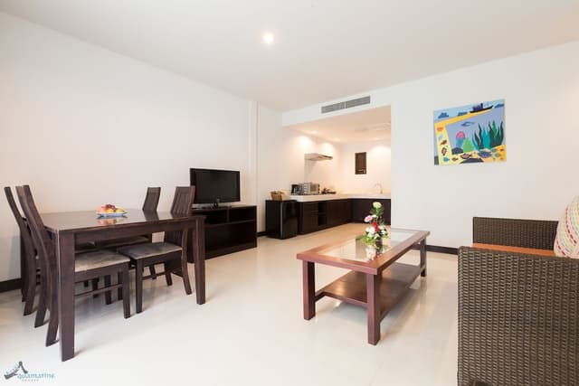 Family Room, 2 Bedrooms