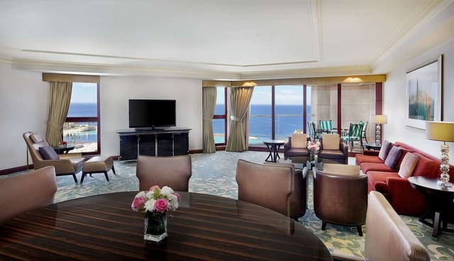 KING AMIRI SUITE SEA VIEW