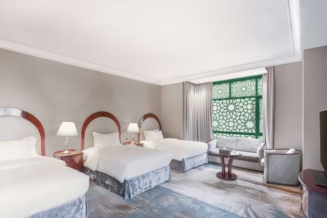 JUNIOR SUITE THREE BEDS CITY