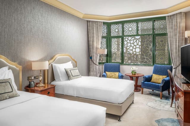 ROYAL SUITE