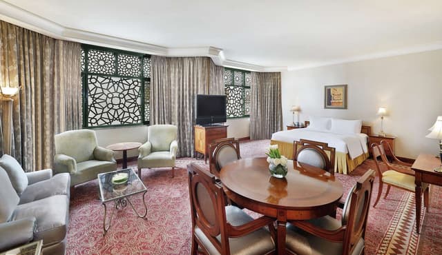ROYAL SUITE
