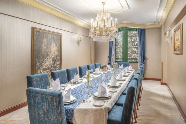 ROYAL SUITE