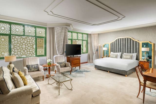 ROYAL SUITE