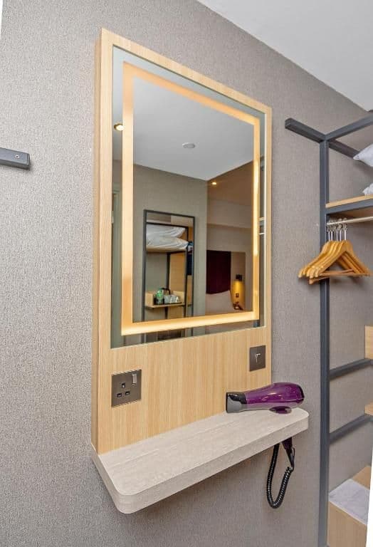 New Style Family Room -Non Smoking- Free DXB Airport Shuttle Every 30min to T1&3