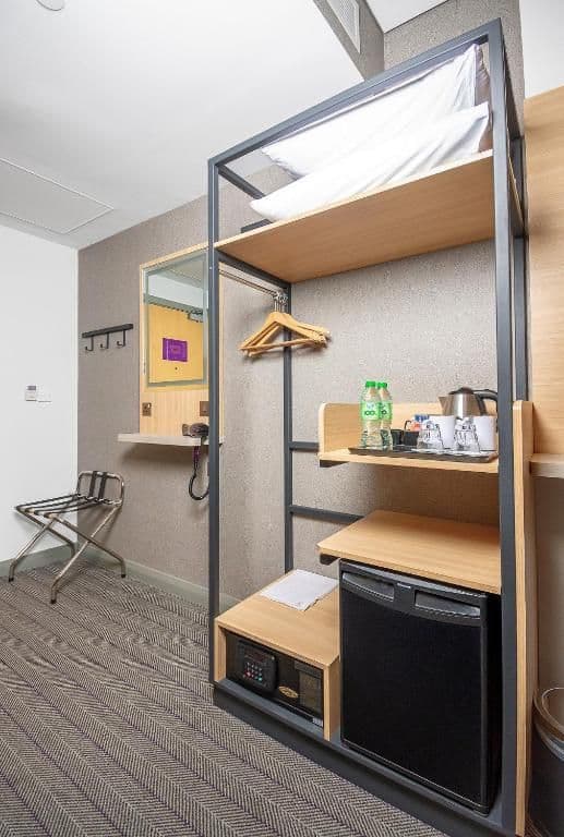 New Style Twin Room -Non Smoking- Free DXB Airport Shuttle Every 30min to T1&3