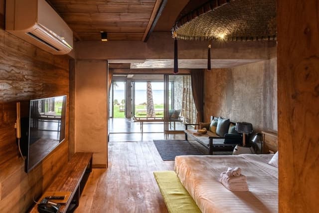 Beachfront Suites with Plunge Pool