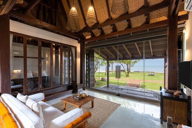 Beachfront Villa with Plunge Pool