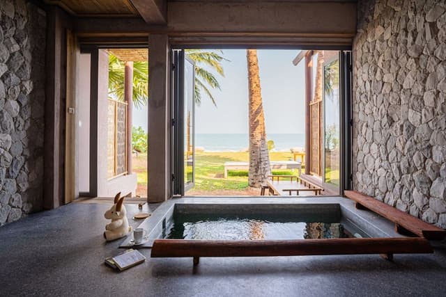 Beachfront Suites with Plunge Pool