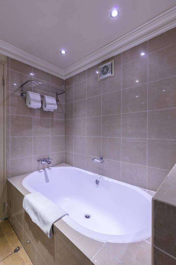 CRESTA PRESIDENT HOTEL4
